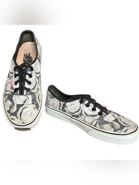 VANS Authentic Digi Roses Lace-Up Shoes. Size 6.5